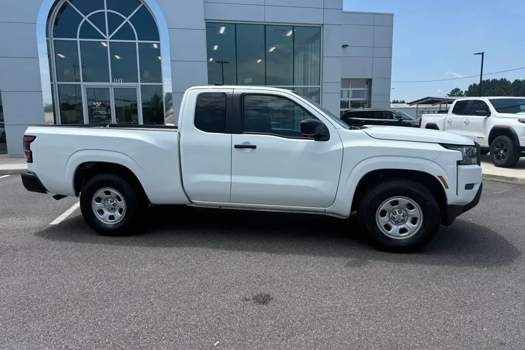 2023 Nissan Frontier S photo 1
