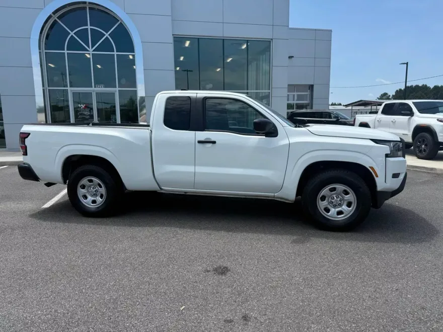 2023 Nissan Frontier S photo 1