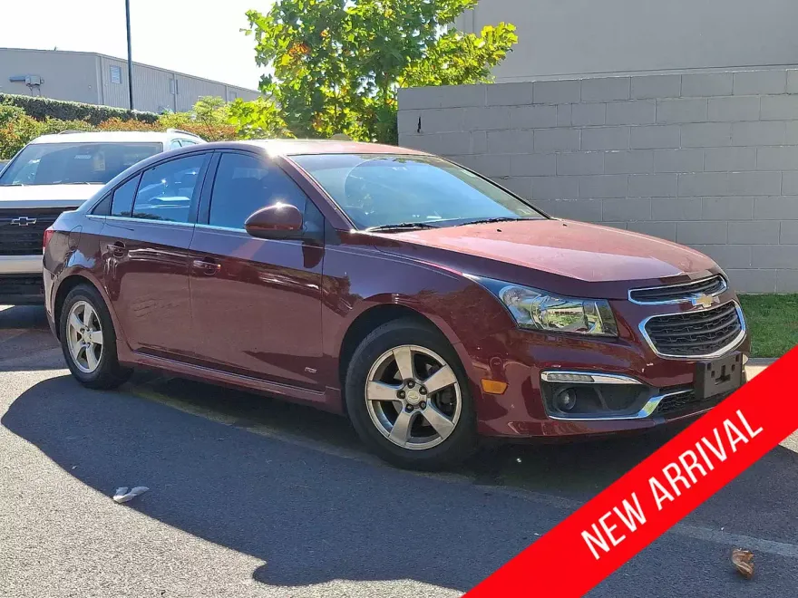 2016 Chevrolet Cruze LT photo 1