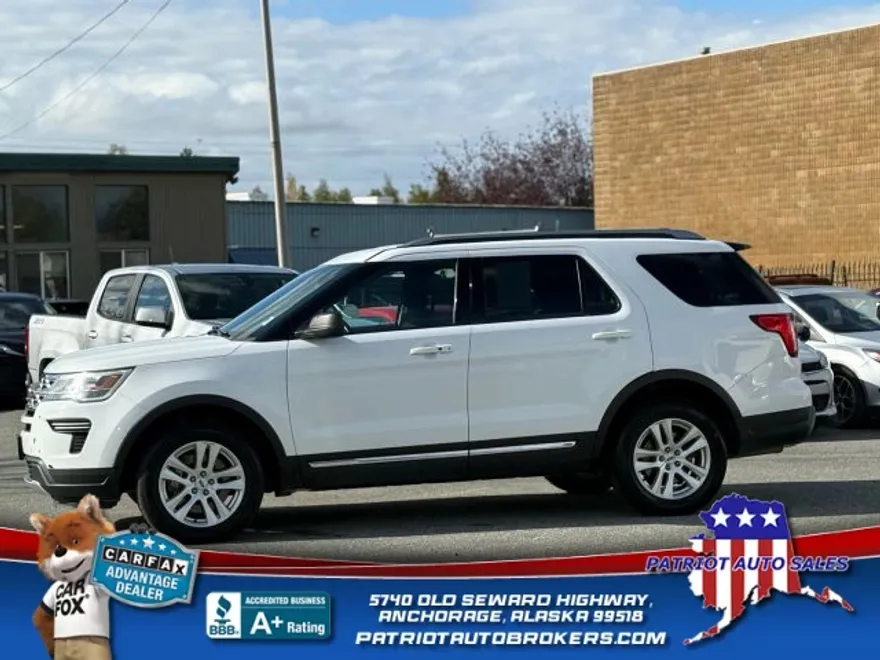 2018 Ford Explorer XLT Sport photo 1