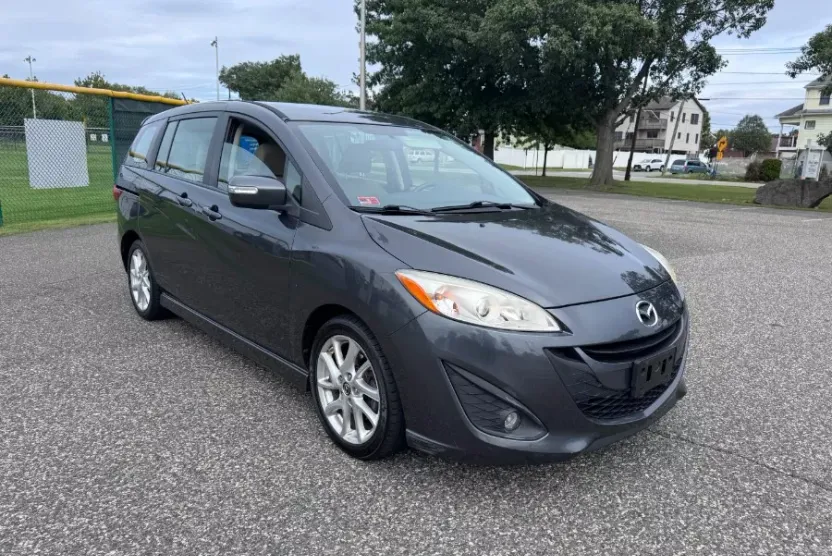2014 Mazda Mazda5 Touring photo 1