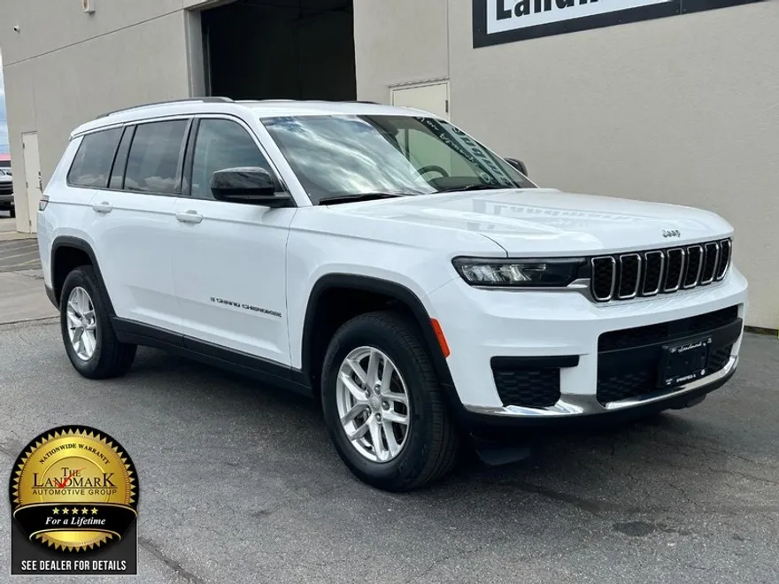 2022 Jeep Grand Cherokee Laredo photo 1