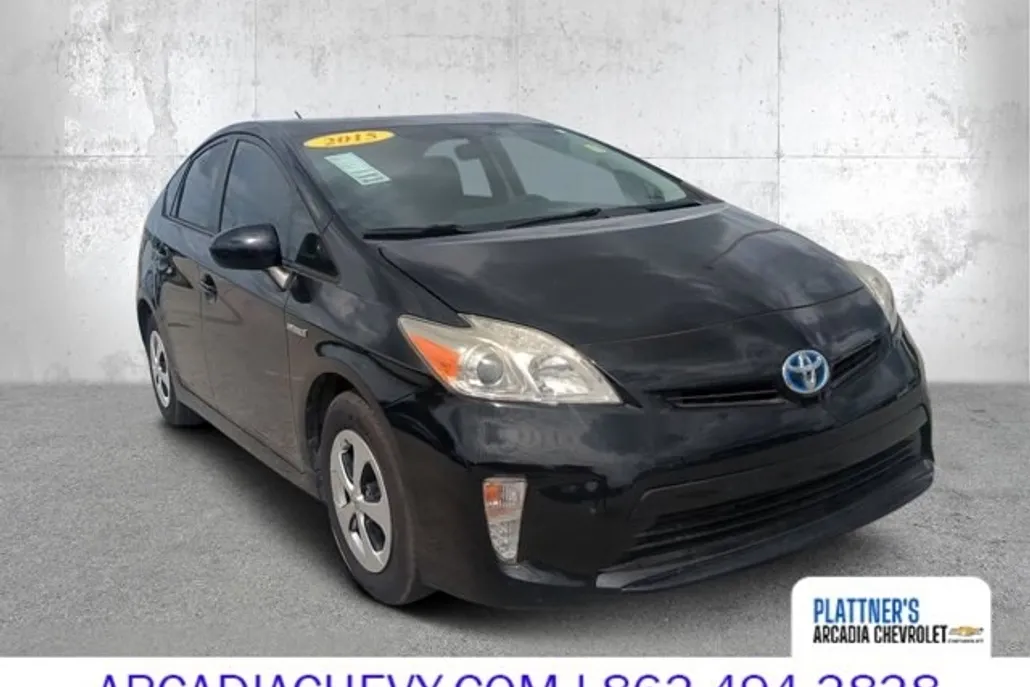 2015 Toyota Prius Four photo 1