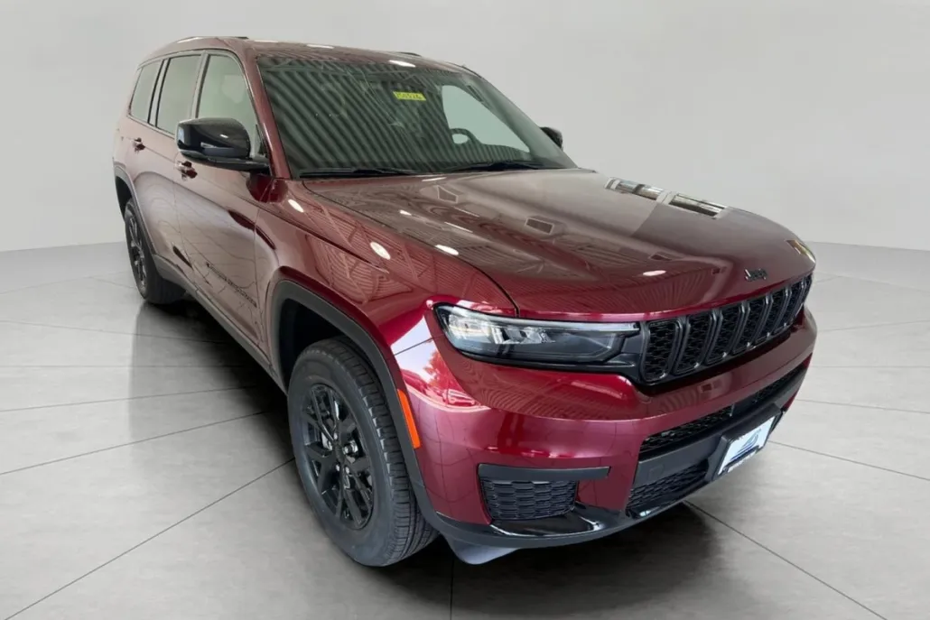 2025 Jeep Grand Cherokee Altitude photo 1