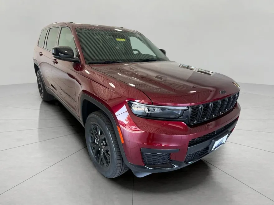 2025 Jeep Grand Cherokee Altitude photo 1
