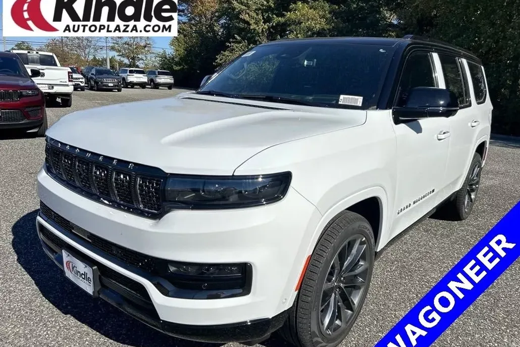 2024 Jeep Grand Wagoneer II photo 1