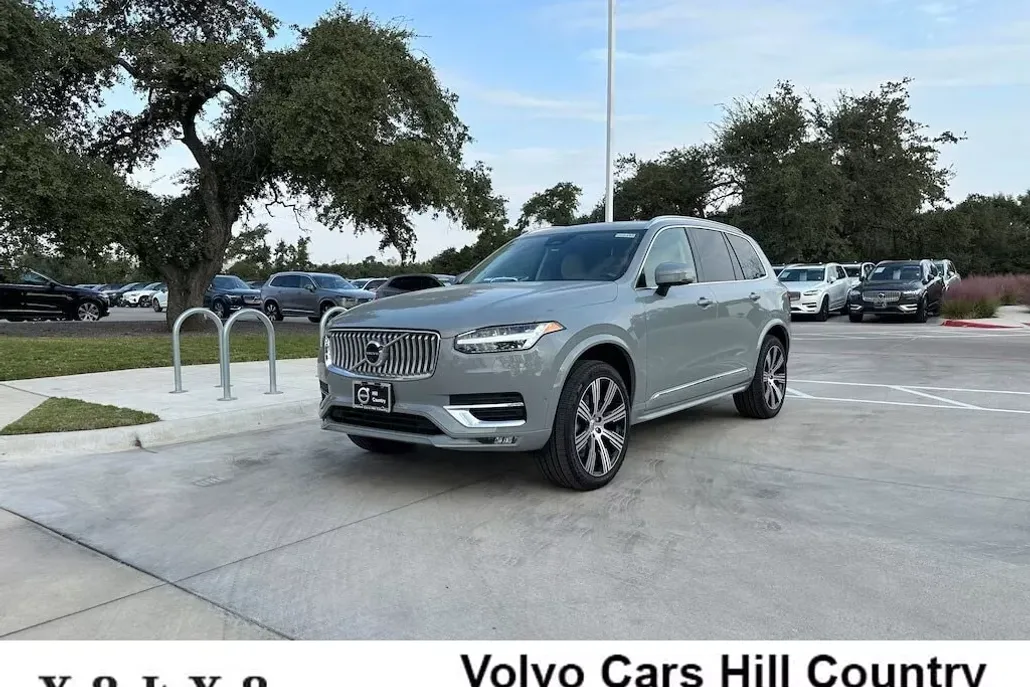 2025 Volvo XC90 Plus photo 1