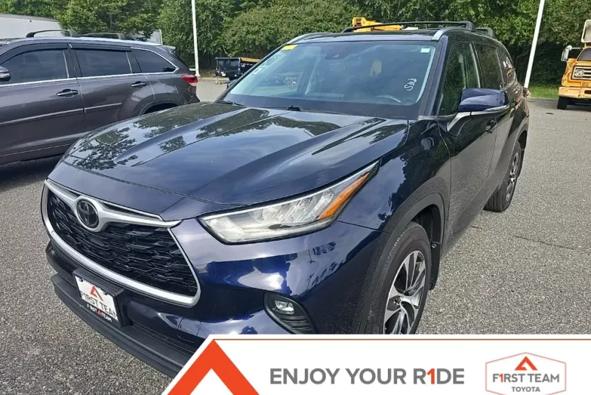 2020 Toyota Highlander XLE photo 1