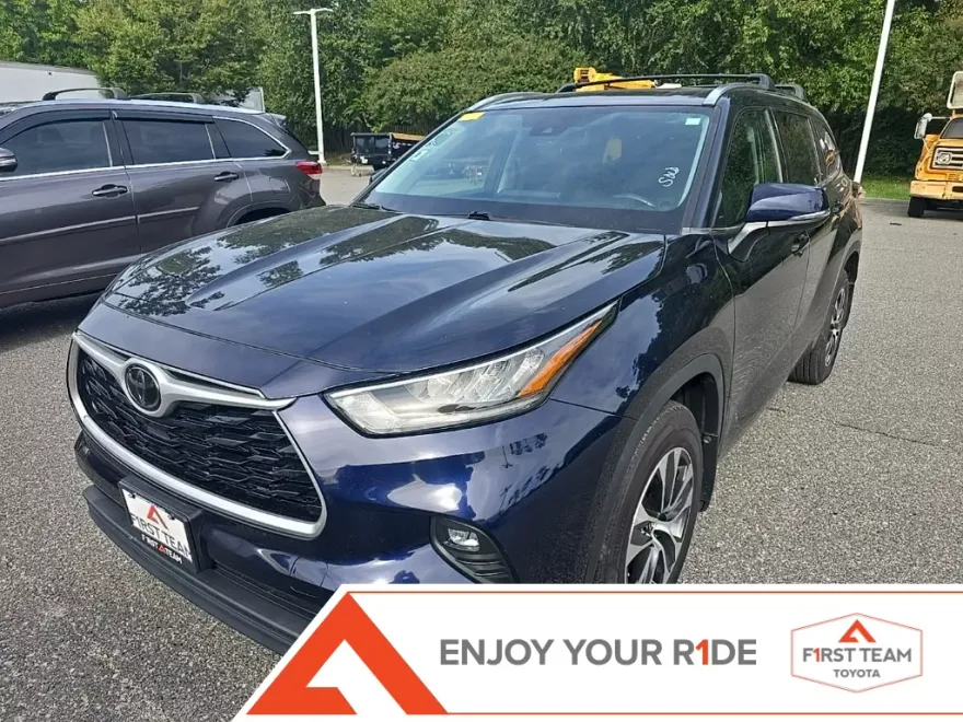 2020 Toyota Highlander XLE photo 1