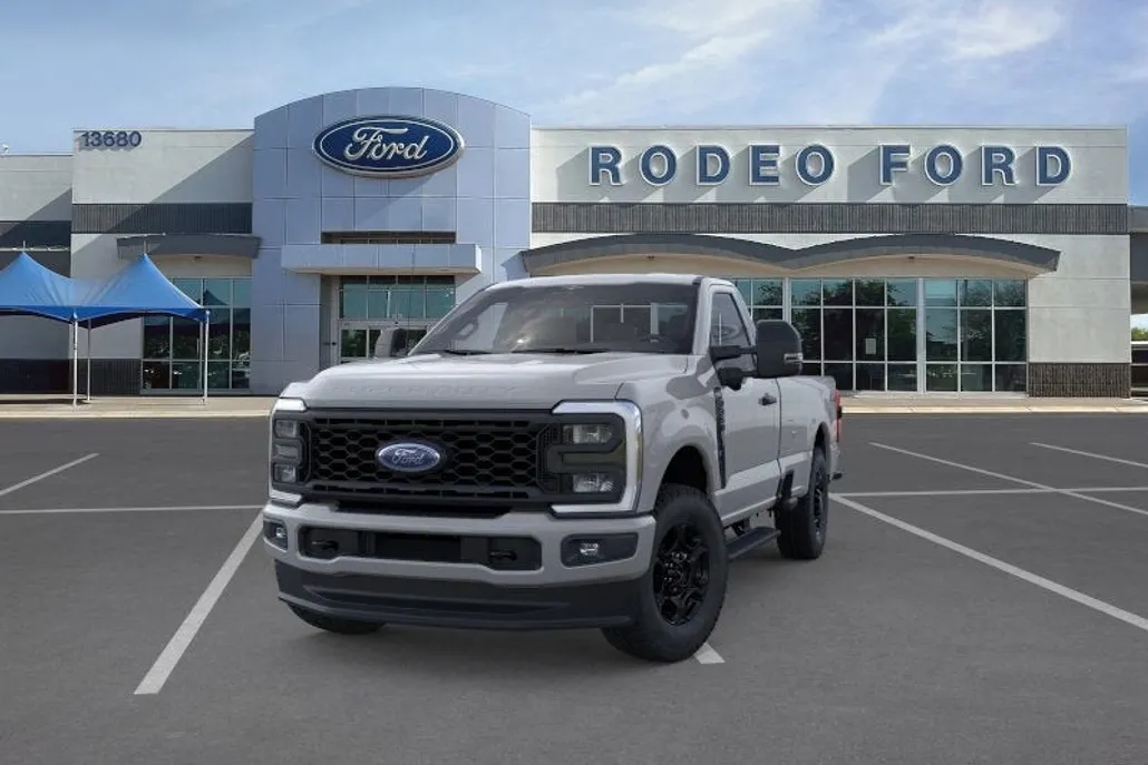 2025 Ford F-350 XL photo 1