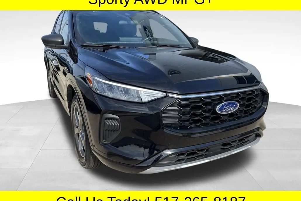 2023 Ford Escape ST-Line photo 1