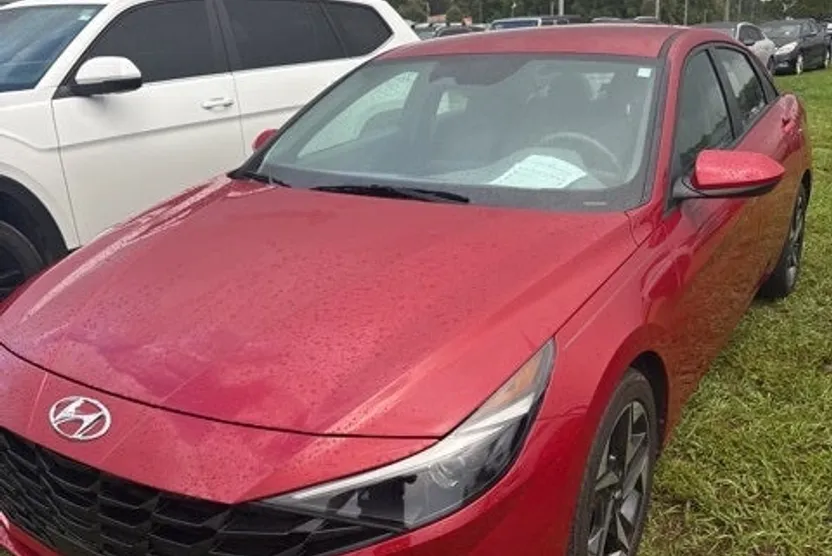 2023 Hyundai Elantra SEL photo 1