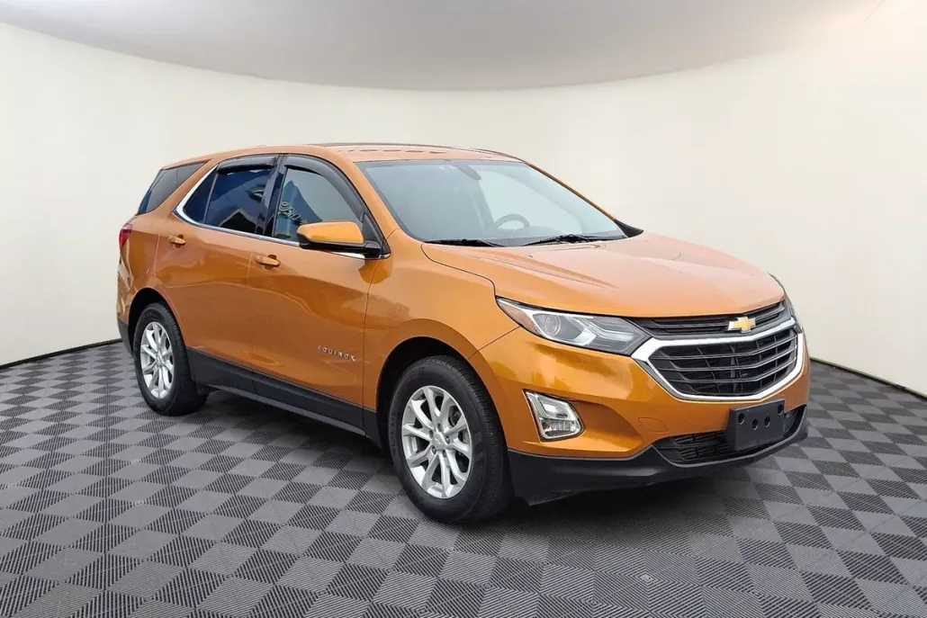 2018 Chevrolet Equinox LT photo 1