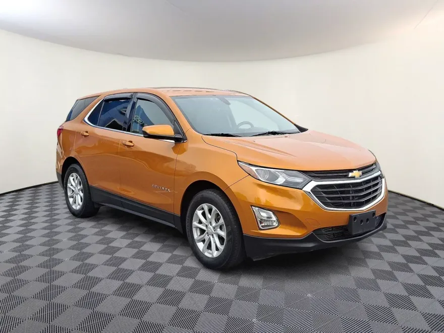 2018 Chevrolet Equinox LT photo 1