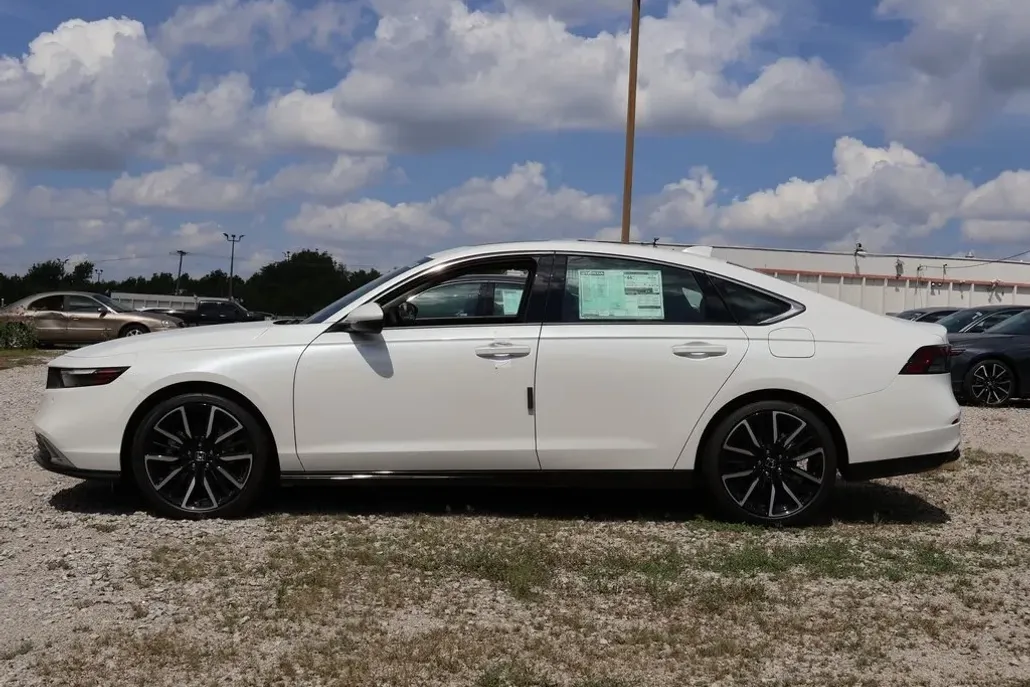 2025 Honda Accord Hybrid Touring photo 1