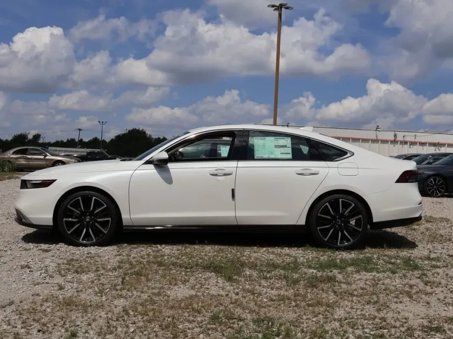 2025 Honda Accord Hybrid Touring photo 1
