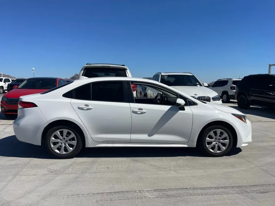 2023 Toyota Corolla SE XLE photo 1