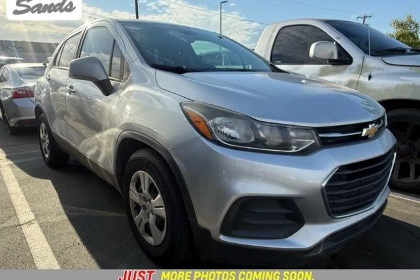 2018 Chevrolet Trax LS photo 1