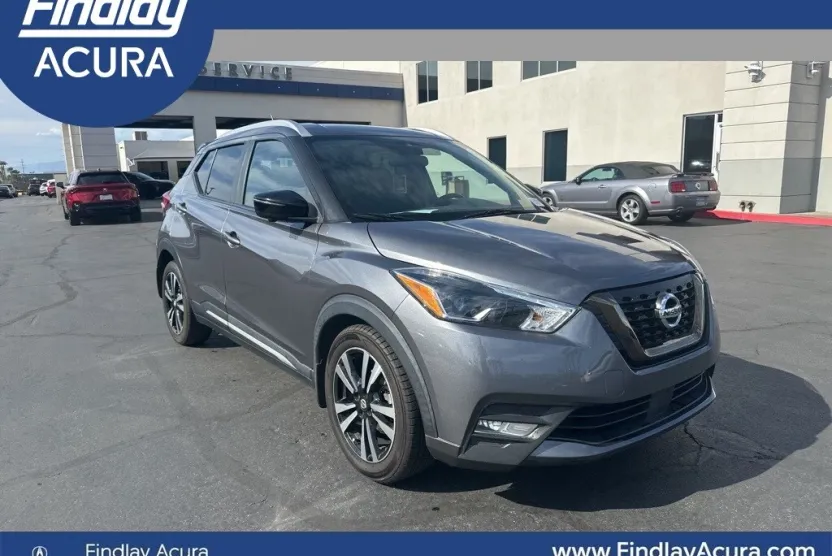 2020 Nissan Kicks SR photo 1