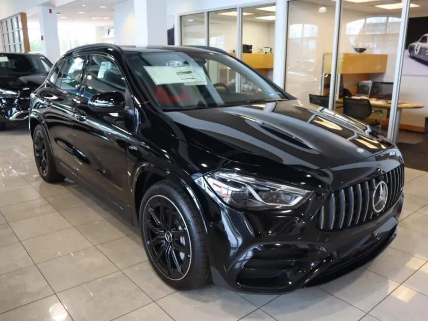2024 Mercedes Benz GLA AMG 35 4MATIC photo 1