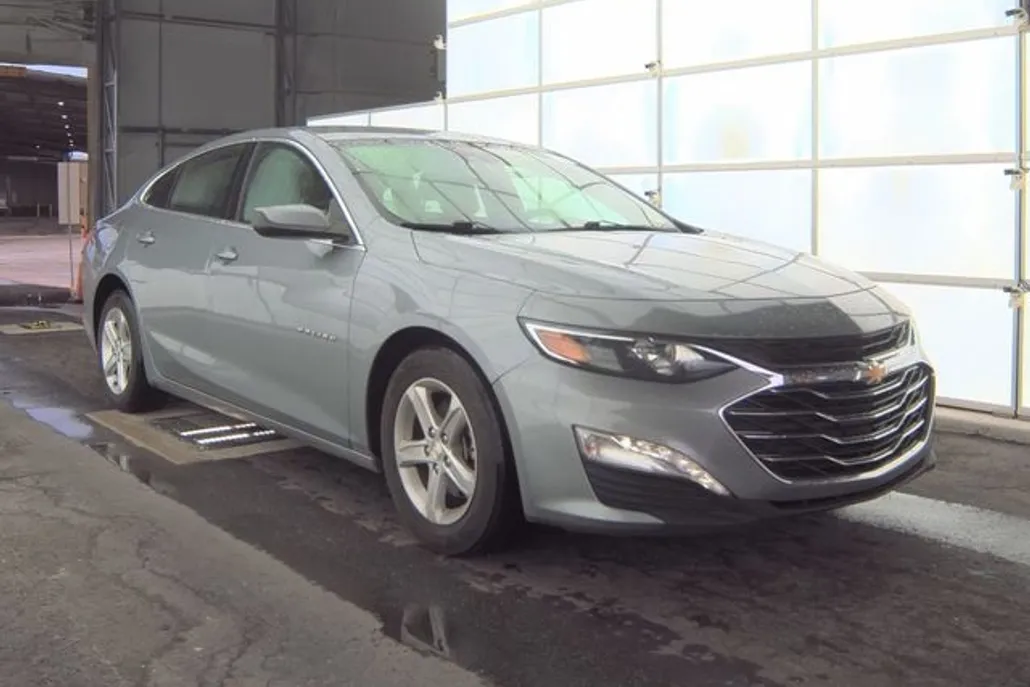 2023 Chevrolet Malibu 1LT photo 1