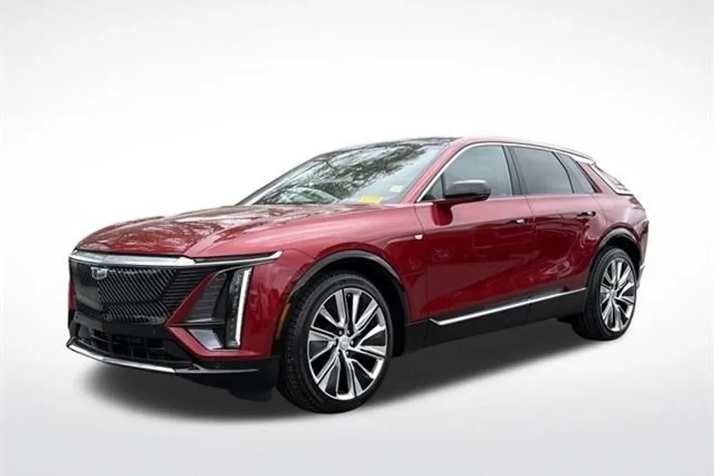 2024 Cadillac Lyriq Luxury photo 1