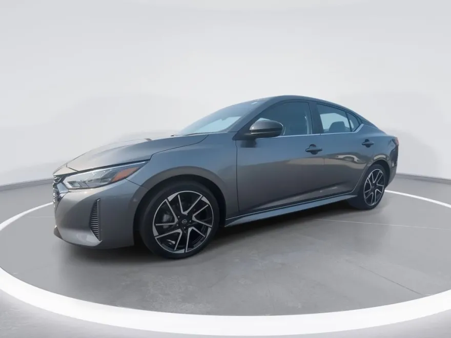 2024 Nissan Sentra SR photo 1