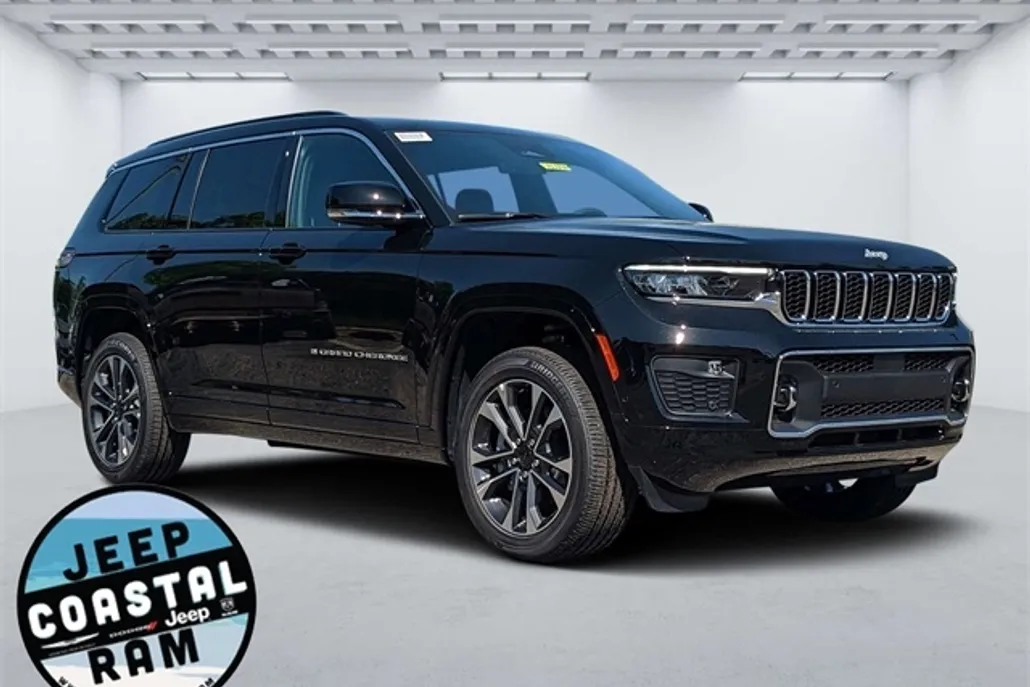 2025 Jeep Grand Cherokee Overland photo 1