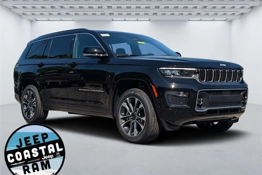 2025 Jeep Grand Cherokee Overland photo 1