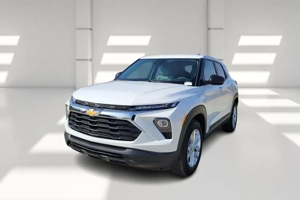2025 Chevrolet Trailblazer LS photo 1