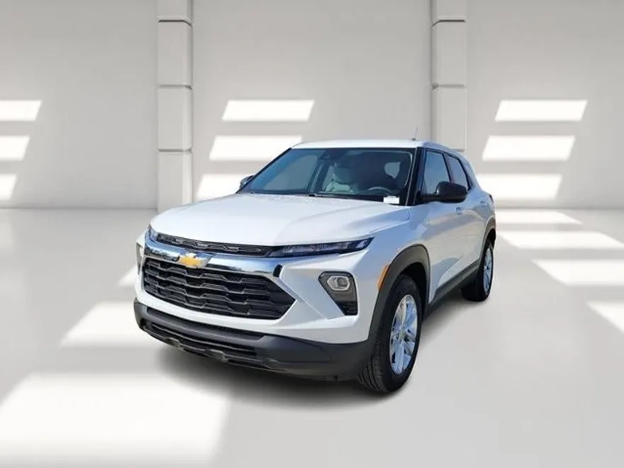 2025 Chevrolet Trailblazer LS photo 1
