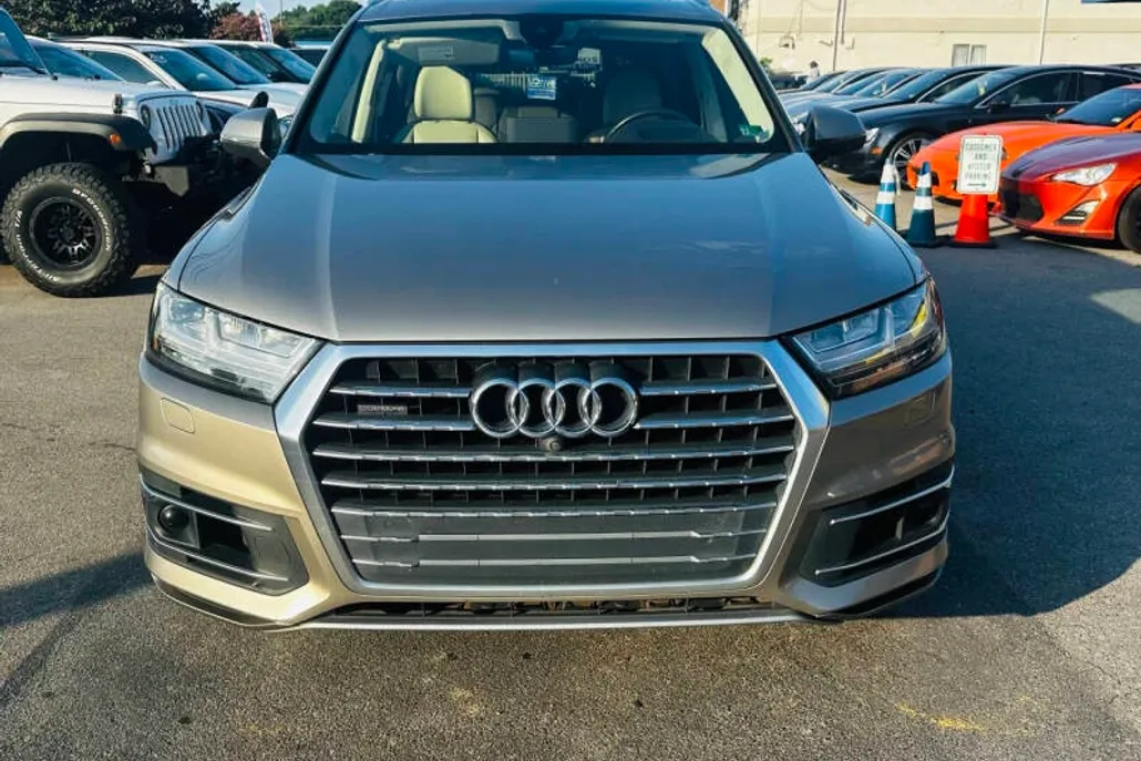 2017 Audi Q7 3.0T Prestige photo 1