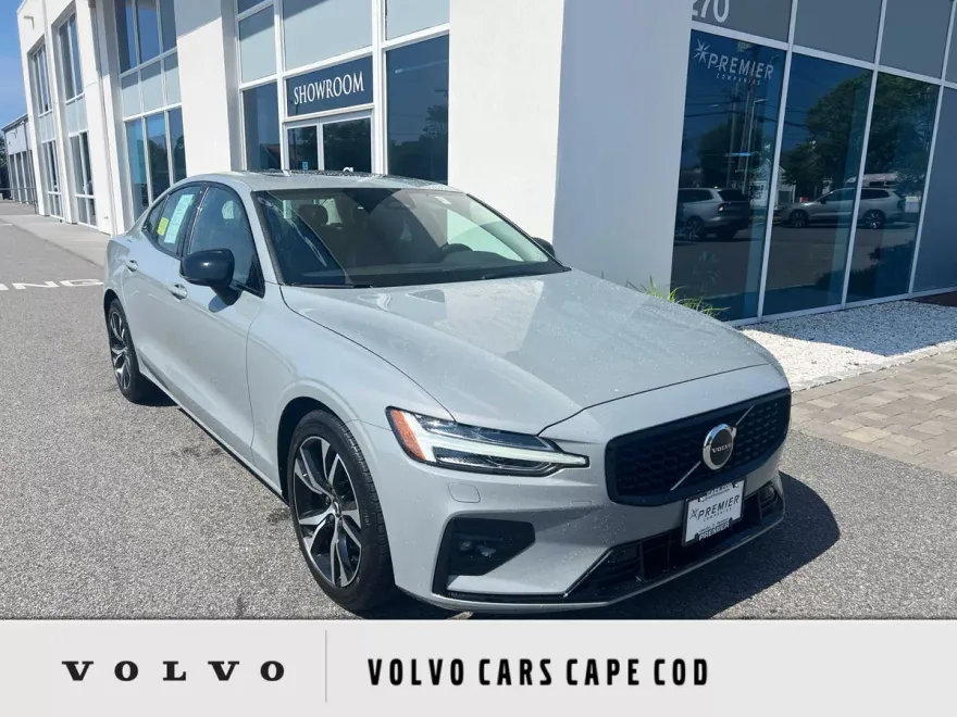 2025 Volvo S60 B5 Core photo 1