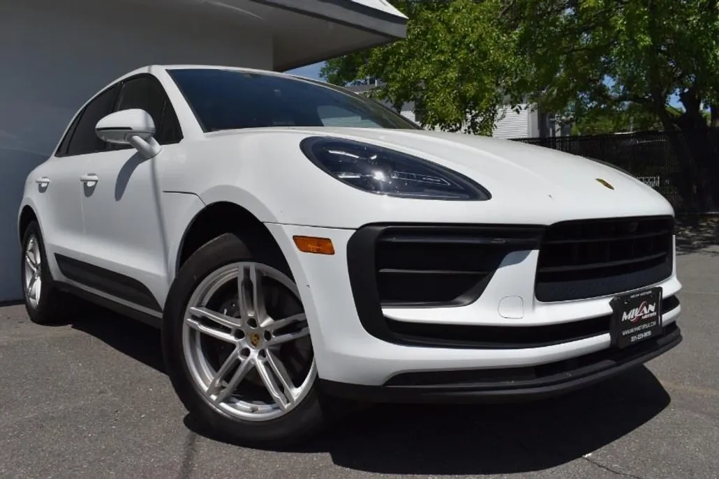 2022 Porsche Macan photo 1