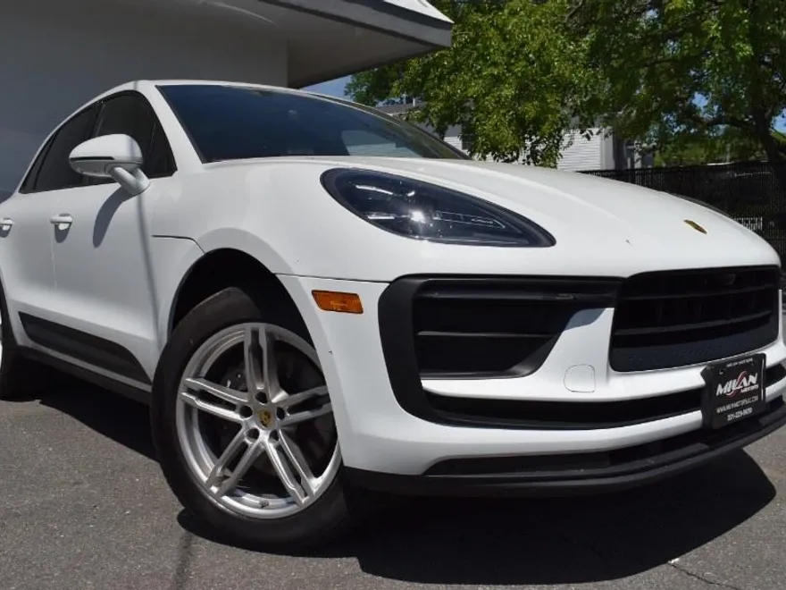 2022 Porsche Macan photo 1