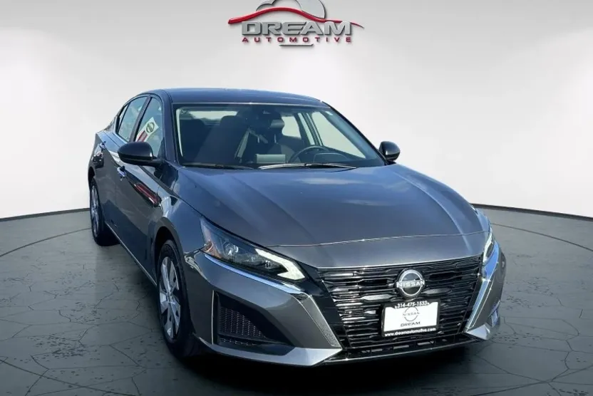 2025 Nissan Altima S photo 1
