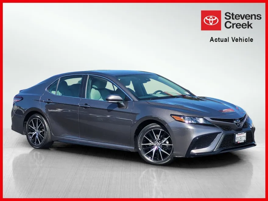 2023 Toyota Camry SE photo 1