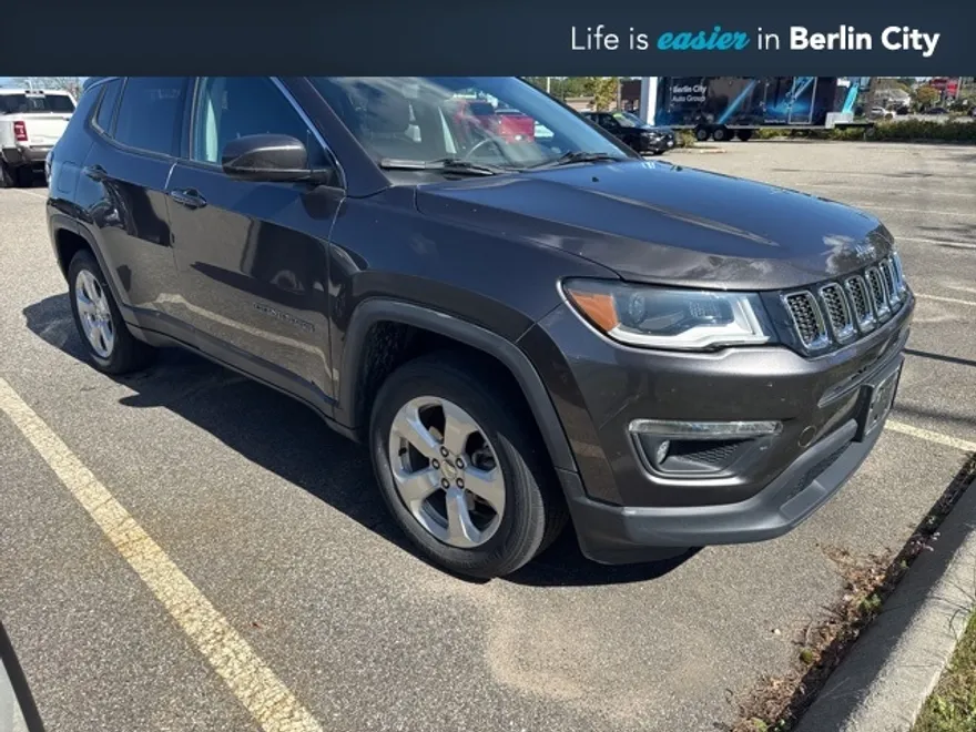 2019 Jeep Compass Latitude photo 1