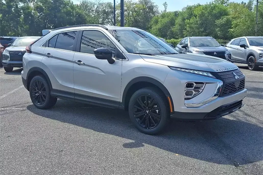 2025 Mitsubishi Eclipse Cross SEL photo 1