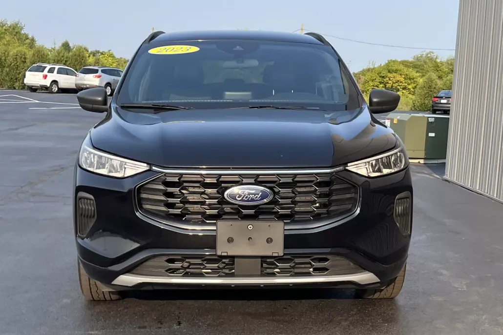 2023 Ford Escape ST-Line photo 1