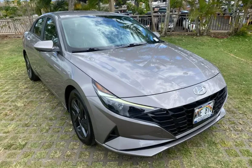 2022 Hyundai Elantra SEL Convenience photo 1