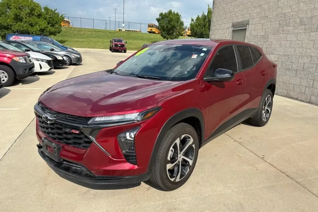 2024 Chevrolet Trax photo 1