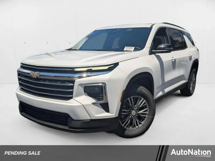 2025 Chevrolet Traverse photo 1