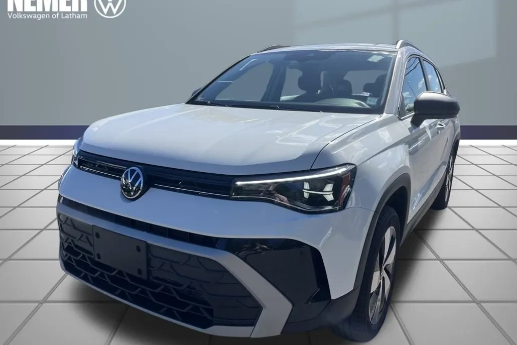 2025 Volkswagen Taos S photo 1