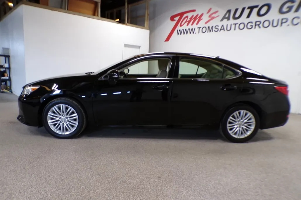 2013 Lexus ES 350 photo 1