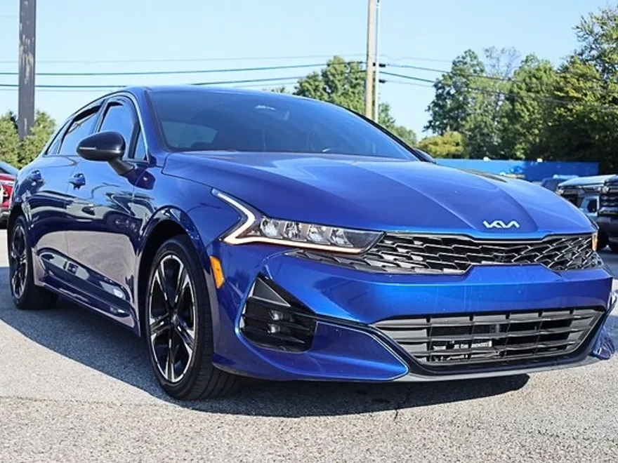 2022 Kia K5 GT-Line photo 1