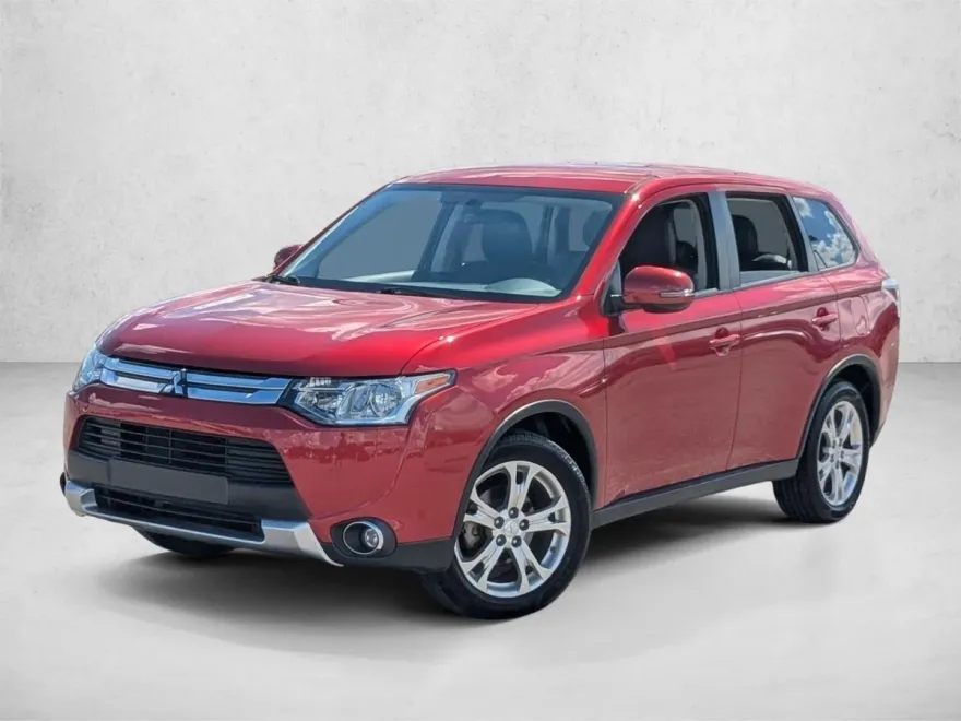 2015 Mitsubishi Outlander SE photo 1