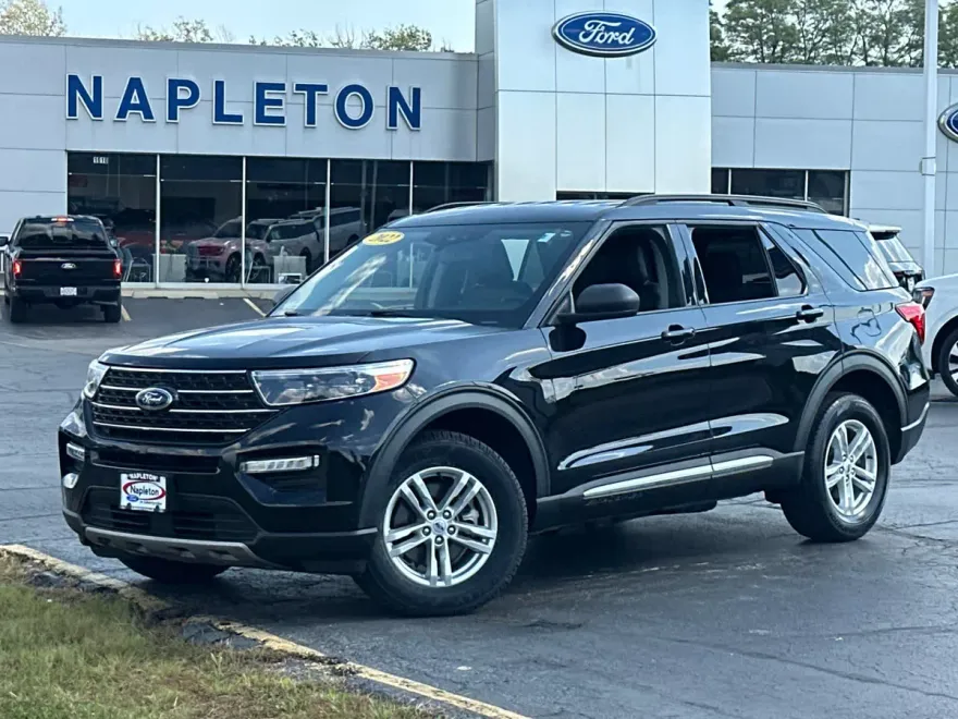 2022 Ford Explorer XLT photo 1