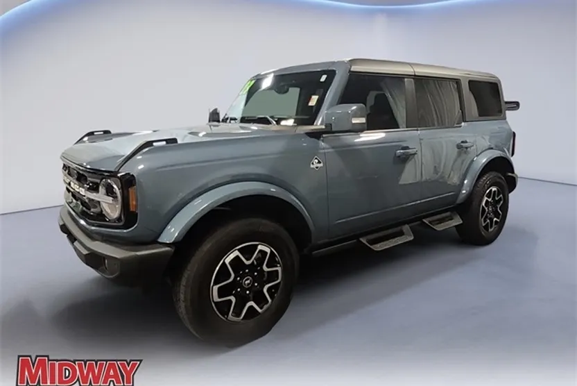 2023 Ford Bronco Outer Banks photo 1