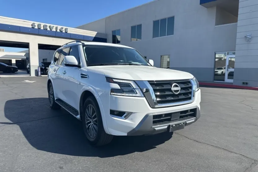 2022 Nissan Armada SV photo 1